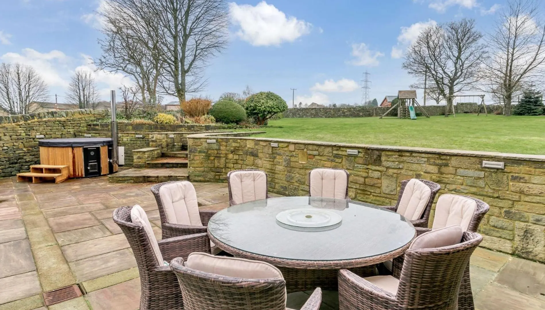 Holiday home 3 Bed In Halifax 90209 Villa Sowerby Bridge